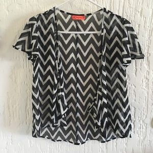 Spoiled Black And White Chevron Print Open Shrug Cardigan Size Small